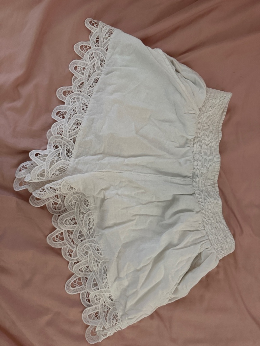 American Eagle Women’s White Lace Trim Elastic Waist Shorts